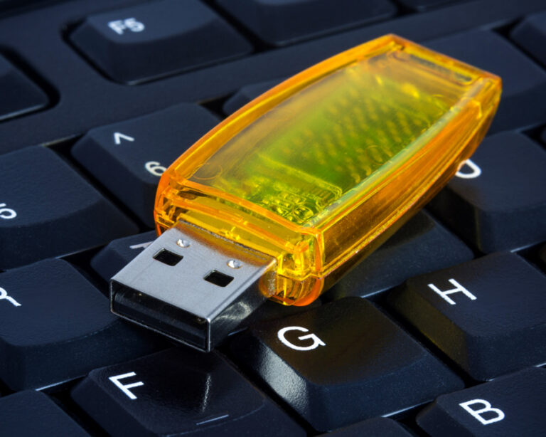 Datenträger USB-Stick auf dem Wertstoffhof entsorgen